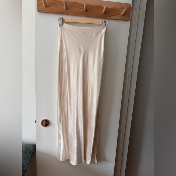 DISSH Cream Maxi Skirt - Picture 4 of 7